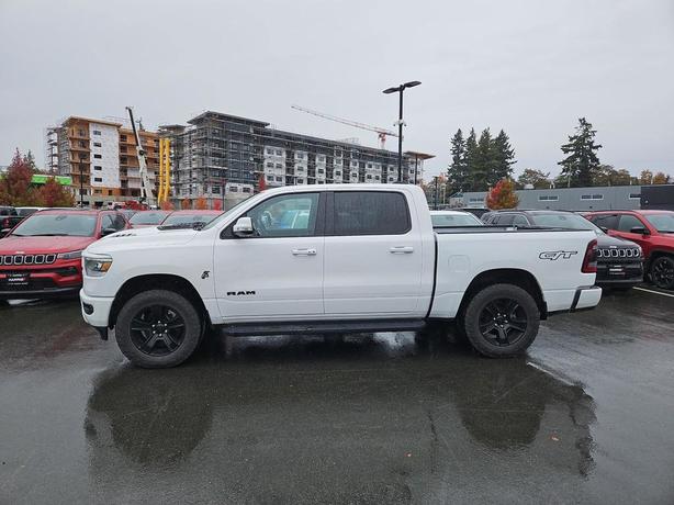 2022 RAM 1500 Sport 4x4 Crew Cab 5'7 Box | One Owner | No Reported Accidents! image 3
