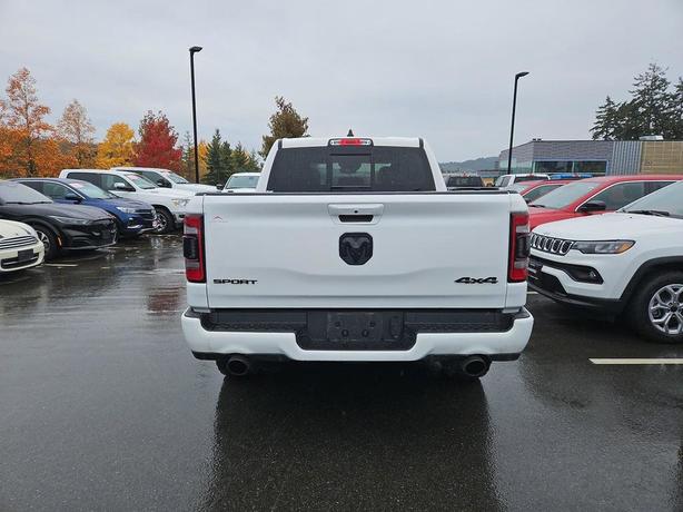 2022 RAM 1500 Sport 4x4 Crew Cab 5'7 Box | One Owner | No Reported Accidents! image 5