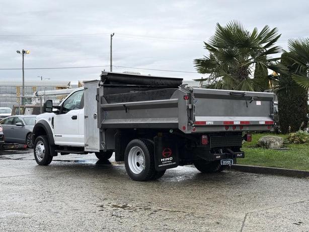 2021 Ford F-550 XL 4X4 Diesel Dump Truck with 9-Foot Bed image 7