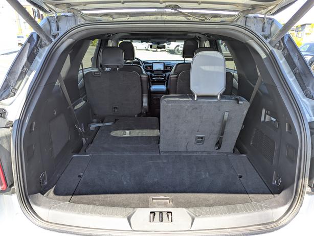 2023 Ford Explorer ST-Line - No Accidents, Sunroof, Heated Seats, 4x4 image 8