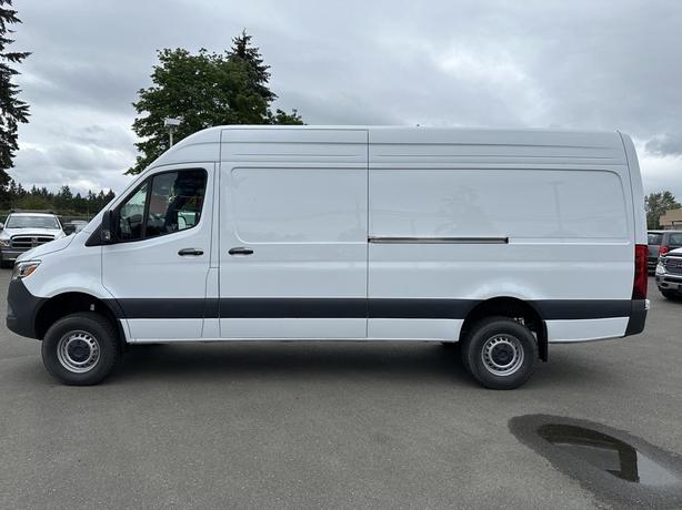 2024 Mercedes-Benz Sprinter Base image 2