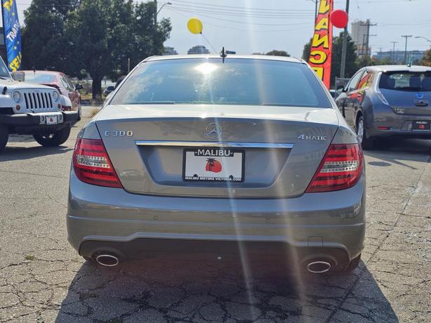 2013 Mercedes-Benz C-Class C 300 4MATIC Sedan image 3