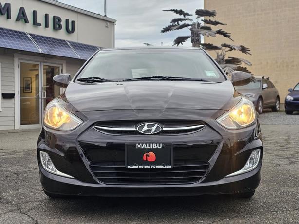 2017 Hyundai Accent 5dr HB Auto SE image 2
