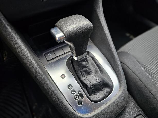 2011 Volkswagen Golf Wagon 4dr Auto Trendline image 7