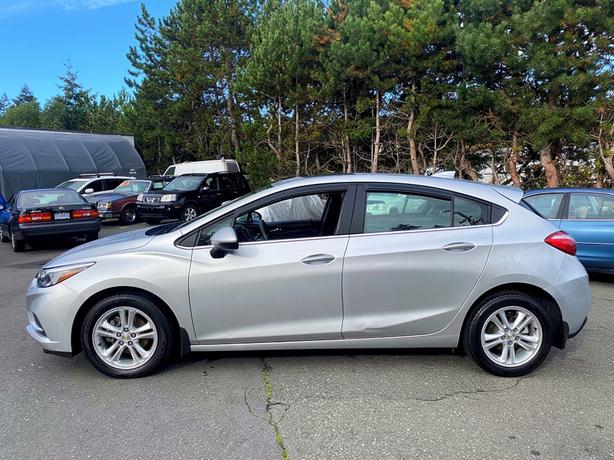 2018 Chevrolet  Cruze Best Priced 2018 LT 6 Speed Wagon image 8