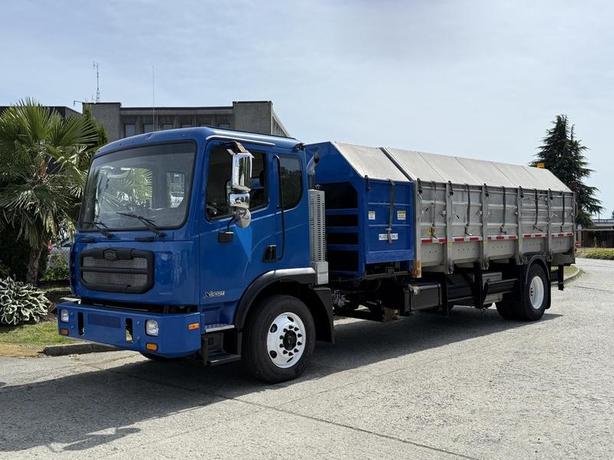 2017 Autocar Xpert Recycling Dump Truck Diesel image 6