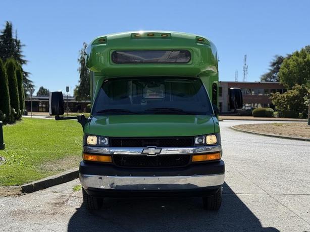 2013 Chevrolet Express G4500 Diesel 11-Passenger Bus with Wheelchair Ramp image 3