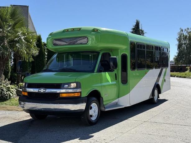2013 Chevrolet Express G4500 Diesel 11-Passenger Bus with Wheelchair Ramp image 4