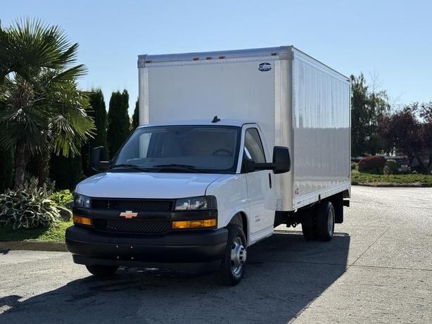 2024 Chevrolet Express 4500 16-Foot Cube Van image 4
