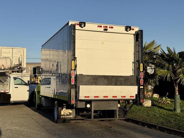 2018 Hino 268 18-Foot Cube Van with Lift Gate and Rear Shelving image 7