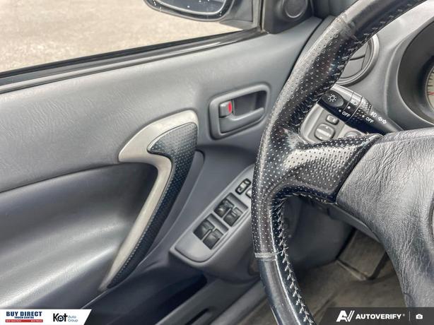 2003 Toyota RAV4 Base image 8