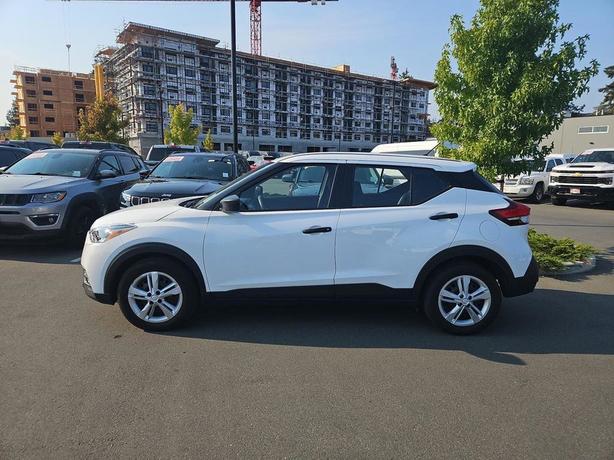 2020 Nissan Kicks S FWD Sport Utility | Back-Up Camera | One Owner! image 3