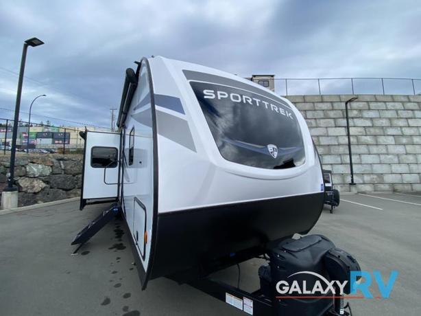 Used 2023 Venture RV SportTrek TRAILER image 1