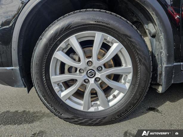 2020 Nissan Rogue S AWD | No Reported Accidents! image 6