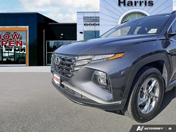 2022 Hyundai Tucson Preferred AWD | Remote Start | Heated Seats! image 8