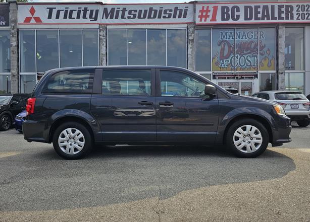 2014 Dodge Grand Caravan SE - No Accidents, Air Conditioning, Backup Cam image 4