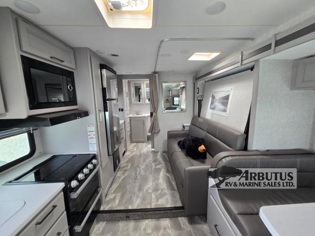 Used 2023 Thor Motor Coach Echelon LC25 image 6