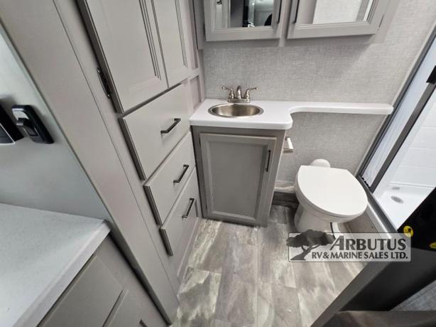 Used 2023 Thor Motor Coach Echelon LC25 image 8