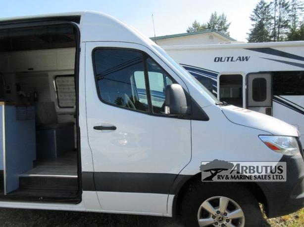 Used 2019 Mercedes Sprinter Custom 2500 image 6
