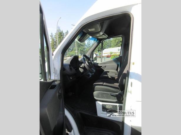 Used 2019 Mercedes Sprinter Custom 2500 image 7