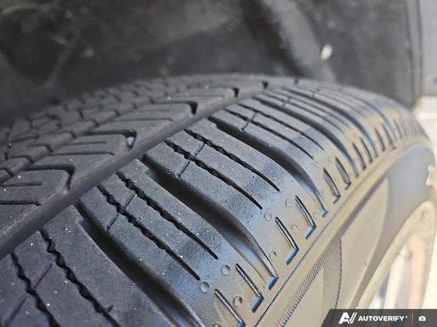 2022 Nissan Rogue Platinum AWD | One Owner! image 7