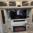Used 2022 Forest River RV Rockwood Signature Ultra Lite 8324SB thumbnail image 2