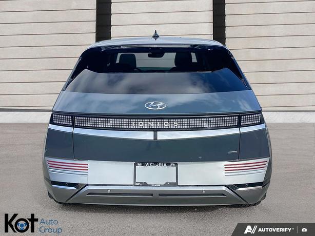 2024 Hyundai IONIQ 5 Preferred PANORAMIC SUNROOF! NAVIGATION! APPLE CARPLAY BLUE image 5