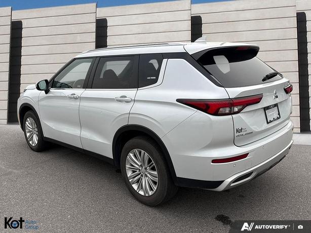 2024 Mitsubishi Outlander SE image 4
