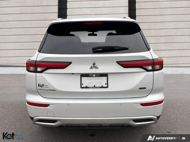 2024 Mitsubishi Outlander SE image 5