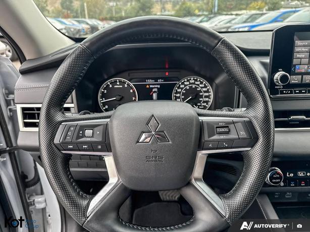 2024 Mitsubishi Outlander SE image 6