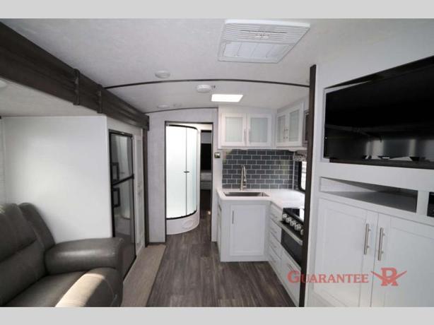 Used 2021 Keystone RV Premier Ultra Lite 26UDPR image 7