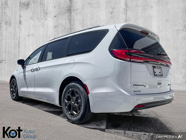 2024 Chrysler Pacifica Hybrid Limited | DEMO CLEAROUT | SAVE $16,585! | Premium  image 3