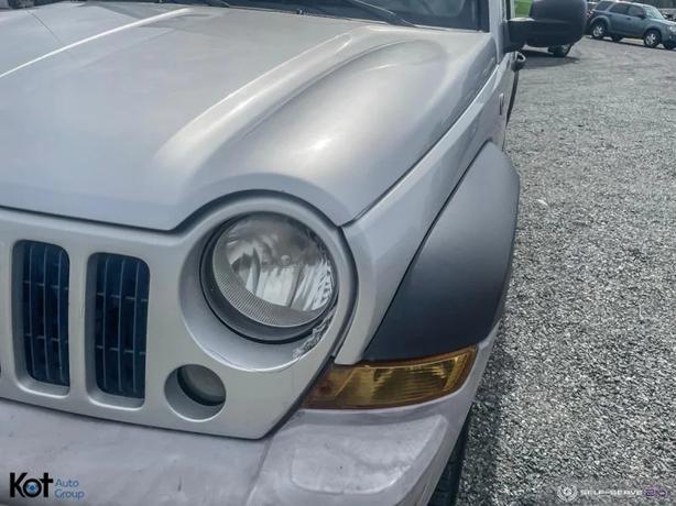 2006 JEEP LIBERTY image 8