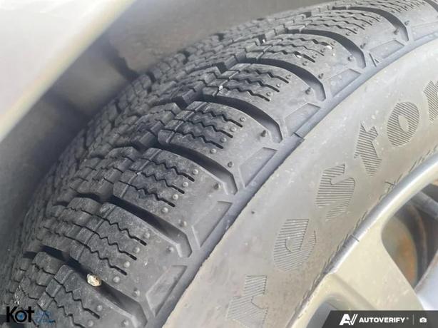 2011 VOLKSWAGEN GOLF WAGON image 7