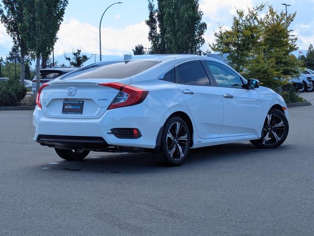 2018 Honda Civic Touring - Low KMs, Sunroof, Leather, Heated Seats image 6