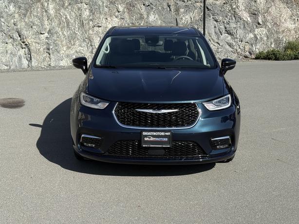 2024 Chrysler Pacifica Touring-L - 3rd Row Seats & GPS Antenna Input image 3