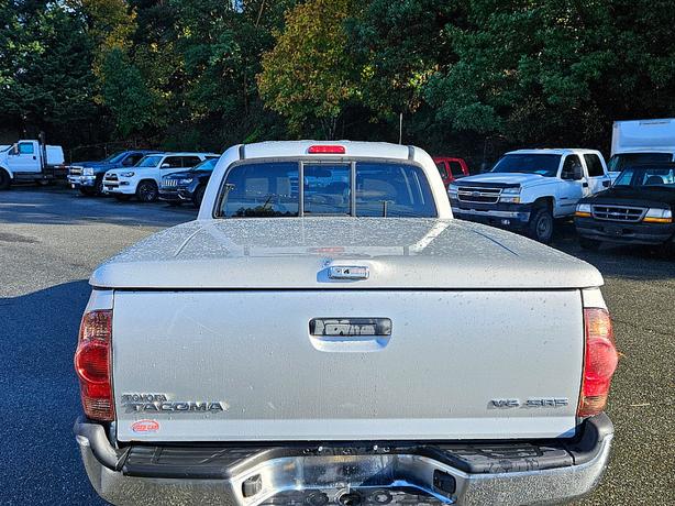 2008 Toyota  Tacoma Double cab long bed image 4