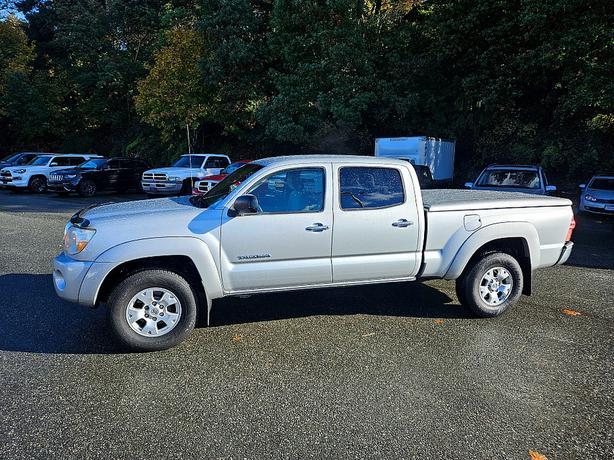 2008 Toyota  Tacoma Double cab long bed image 5
