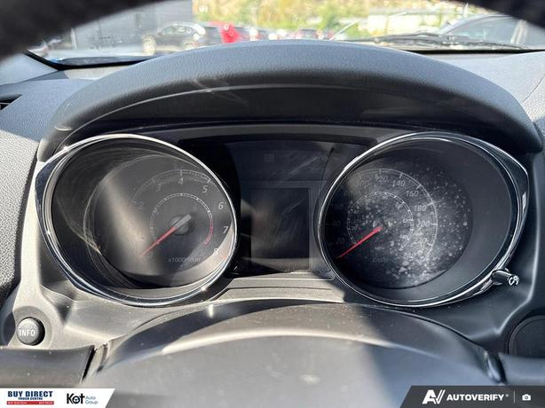 2021 Mitsubishi RVR SE image 7