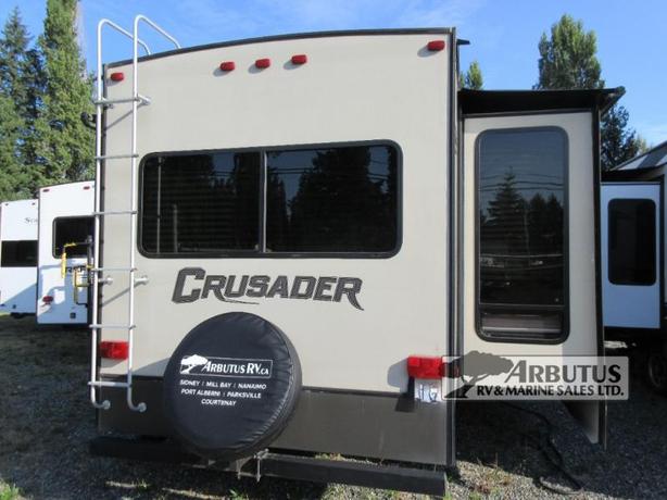Used 2015 Prime Time RV Crusader 322RES image 5