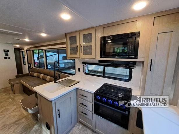 Used 2024 Forest River RV Wildwood 29VIEW image 7