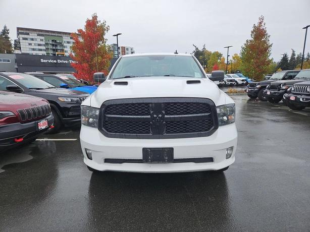 2019 RAM 1500 Classic Express 4x4 Crew Cab 5'7 Box | No Reported Accidents! image 2