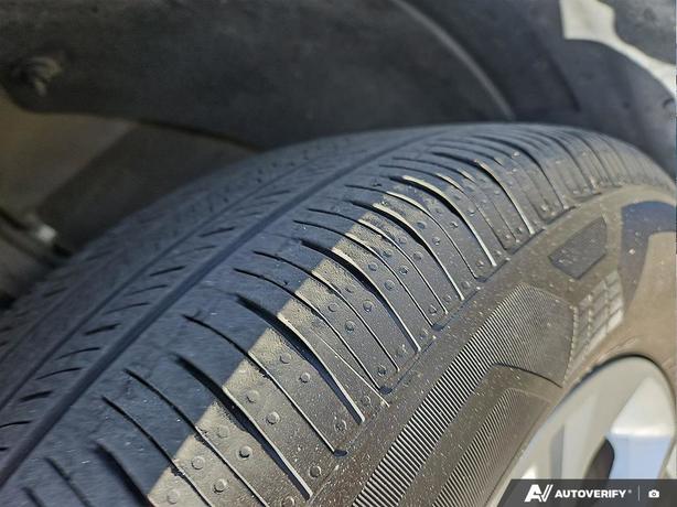 2022 Hyundai Tucson Preferred AWD | Remote Start | Heated Seats! image 7