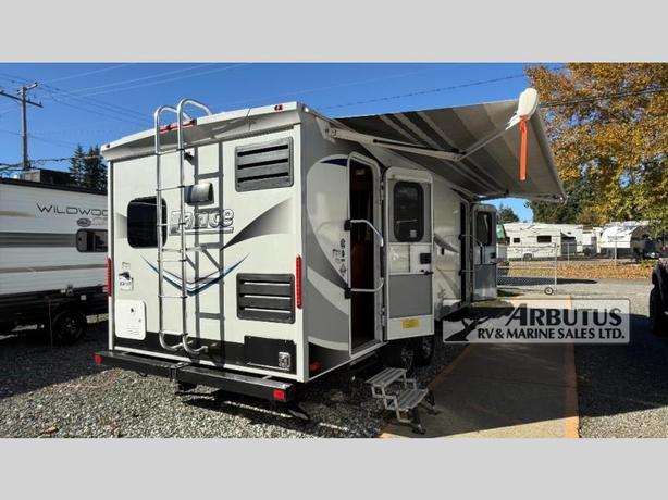 Used 2019 Lance Lance Travel Trailers 2285 image 6