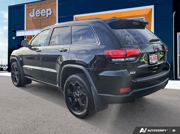 2018 Jeep Grand Cherokee Laredo 4x4 | Power Sunroof | Heated Seats! image 4