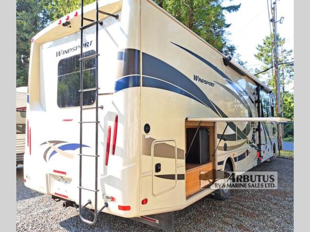 Used 2015 Thor Motor Coach Windsport 34J image 5