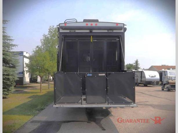 Used 2020 Dutchmen RV Voltage 4185TH image 4