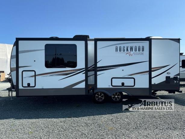 Used 2022 Forest River RV Rockwood Signature Ultra Lite 8263MBR image 5