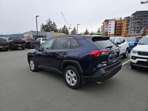 2019 Toyota RAV4 XLE AWD | One Owner! image 4