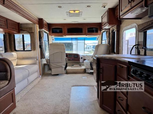 Used 2010 Thor Motor Coach Hurricane 34B image 8